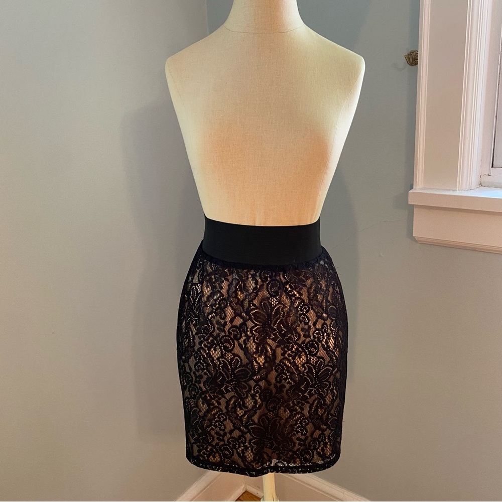 F21 Black Lace Over Nude Elastic Waist Mini Pencil Skirt NWOT